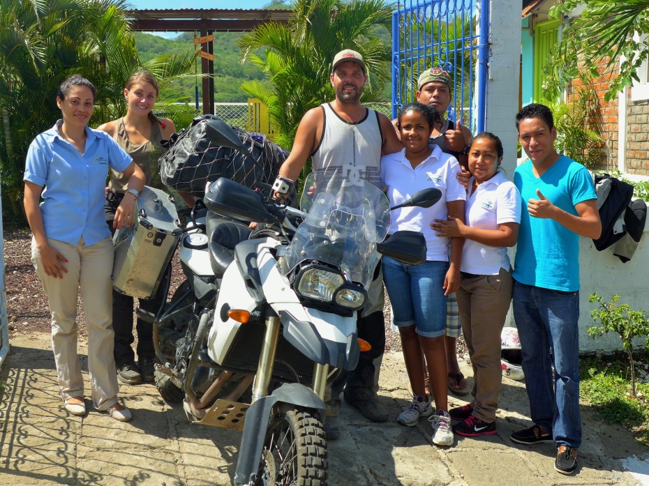 saying goodbye to our new friends of San Juan del Sur