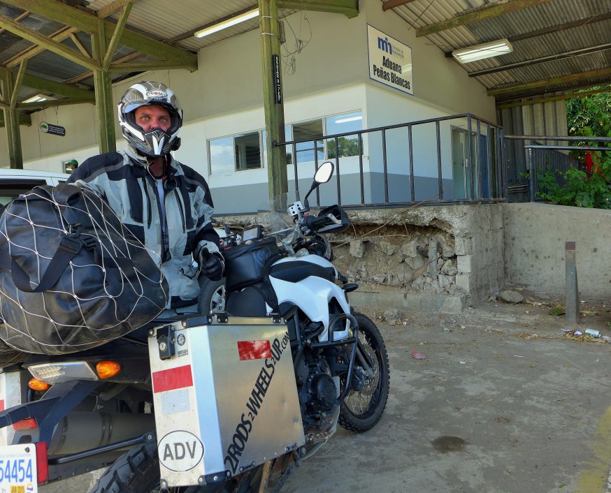 finally leaving Costa Rica immigration after 3hr 15 min.