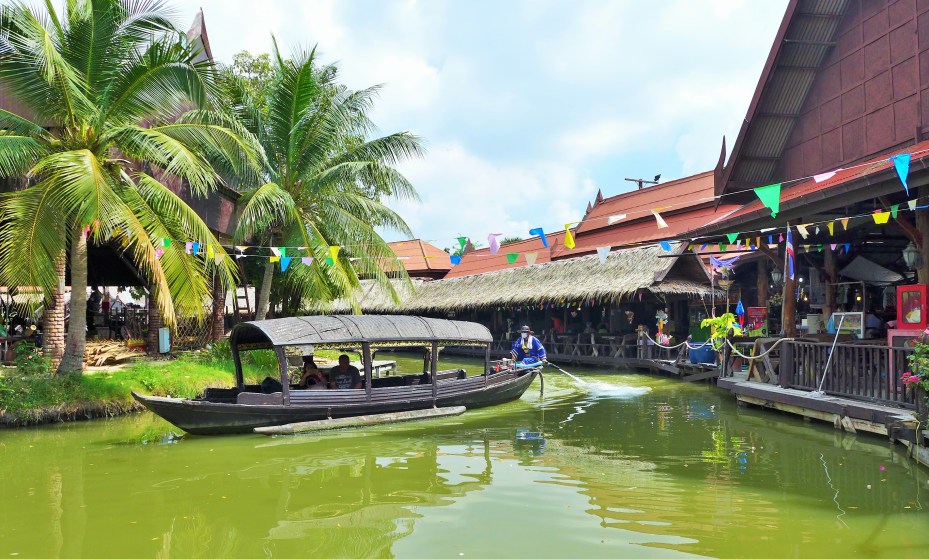 boat trips around the market