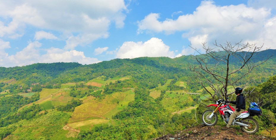 stunning mountain scenery as we twist our way through the hills towards Phu Chi Fa