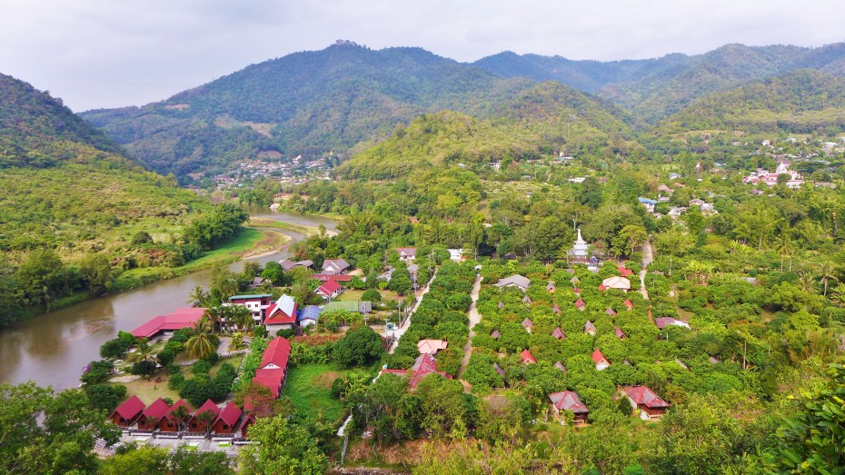 the river kok and Tha Ton below