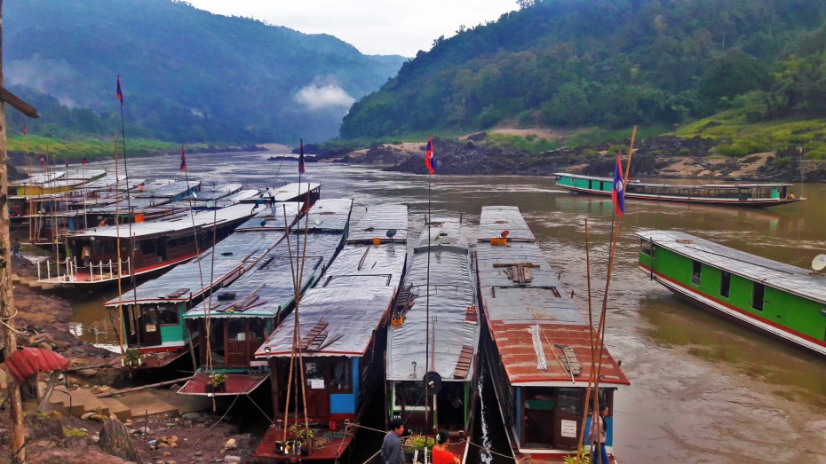 many boats were already docked up for the night in Pak Beng