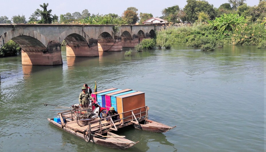 The comings and goings around Don Khon