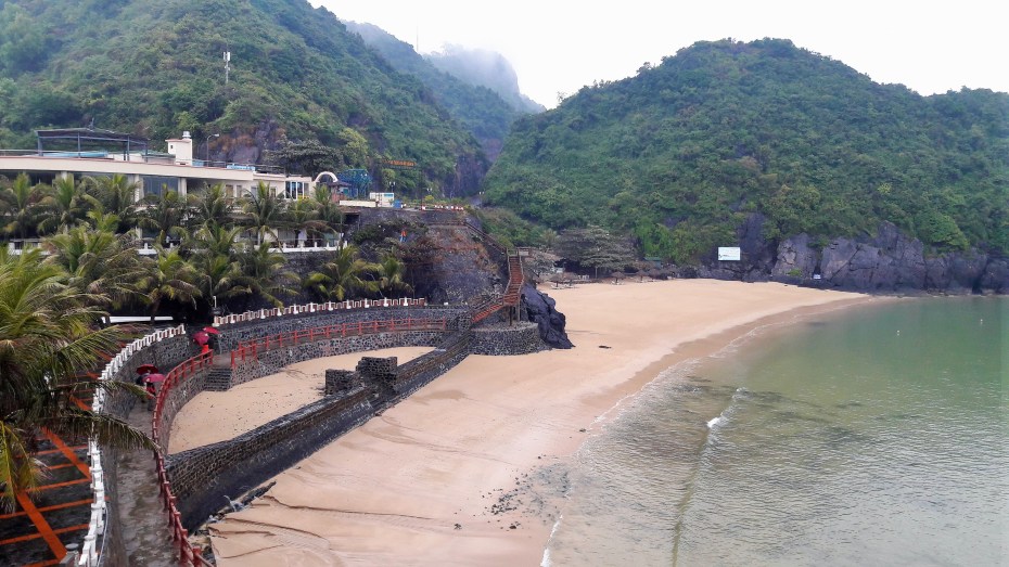 some nice beaches around the islands southeast side